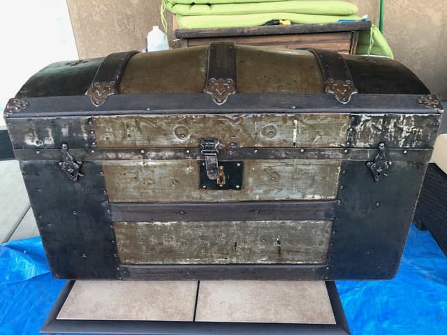 How To Paint Metal Furniture With A Brush (Steamer Trunk Redo