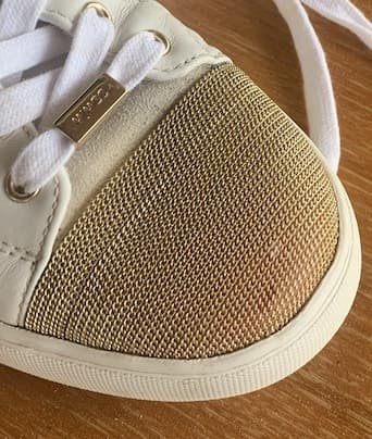 gold tip sneakers b